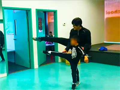 image-children-kicking-in-kungfu-class